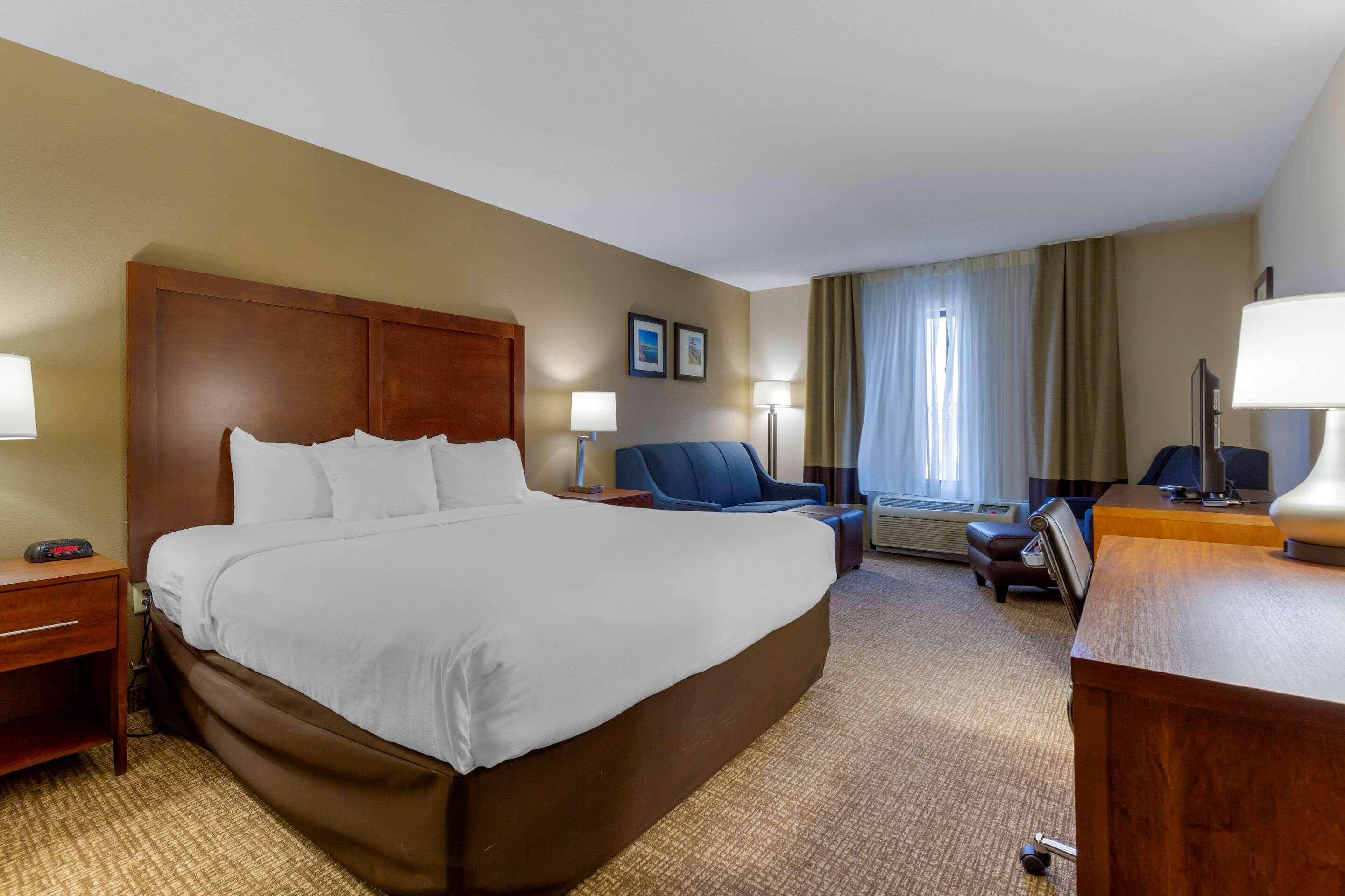 Comfort Inn & Suites Кембридж Экстерьер фото